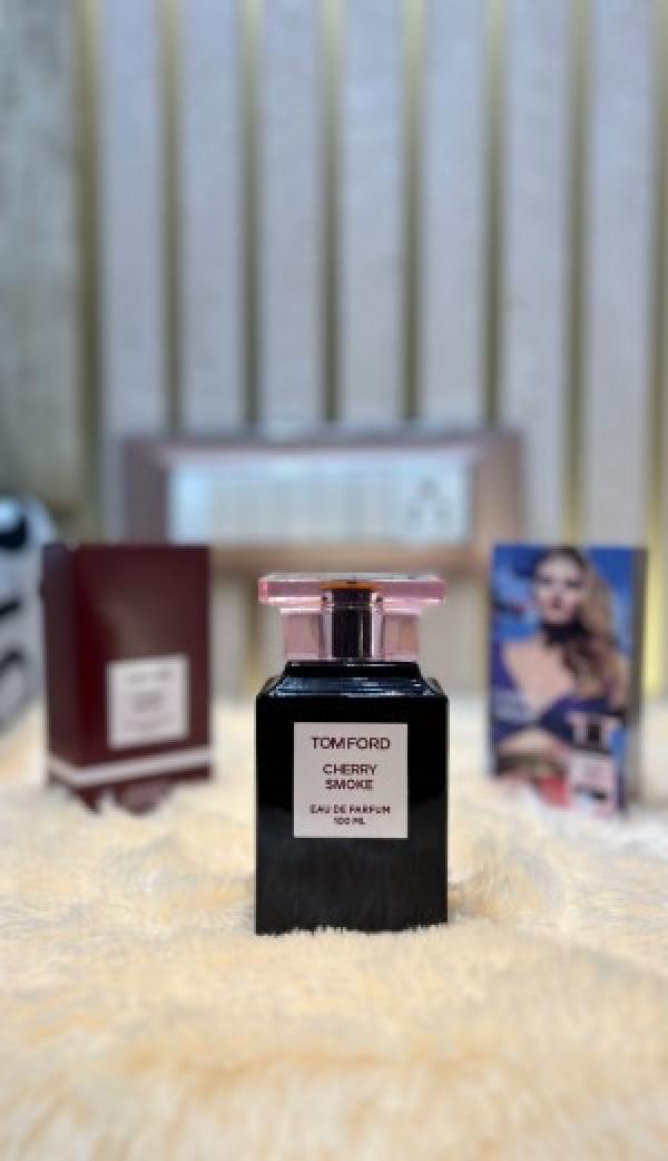 Tomfordd Smoke Cherry (Xurry)